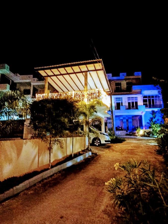 Queens Beach Hotel Tangalle Extérieur photo