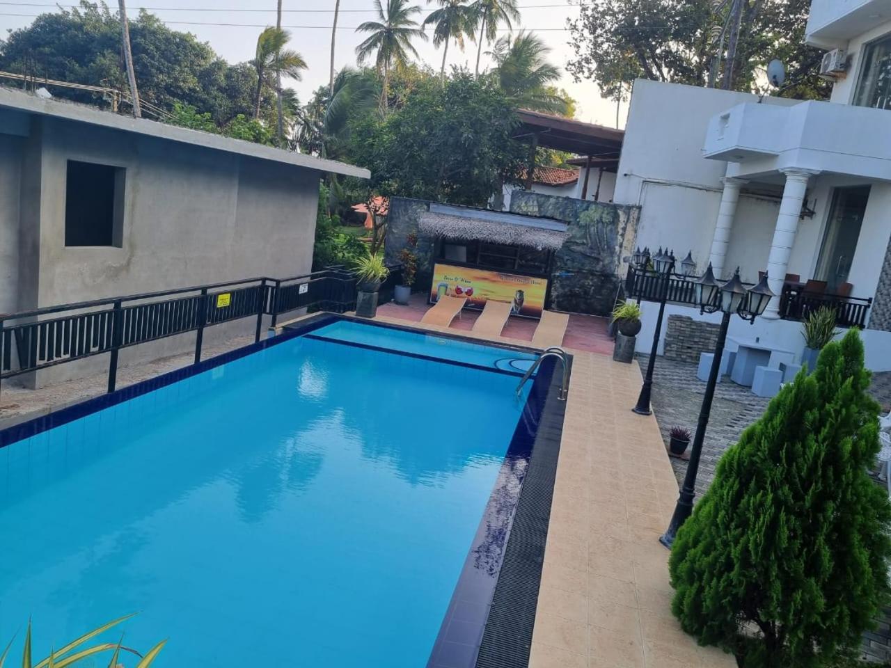 Queens Beach Hotel Tangalle Extérieur photo