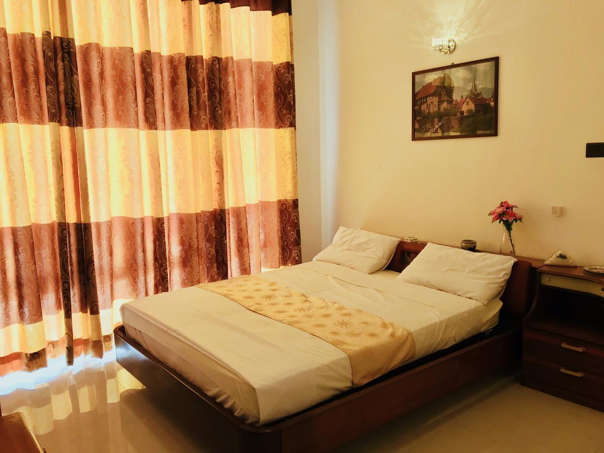 Queens Beach Hotel Tangalle Extérieur photo