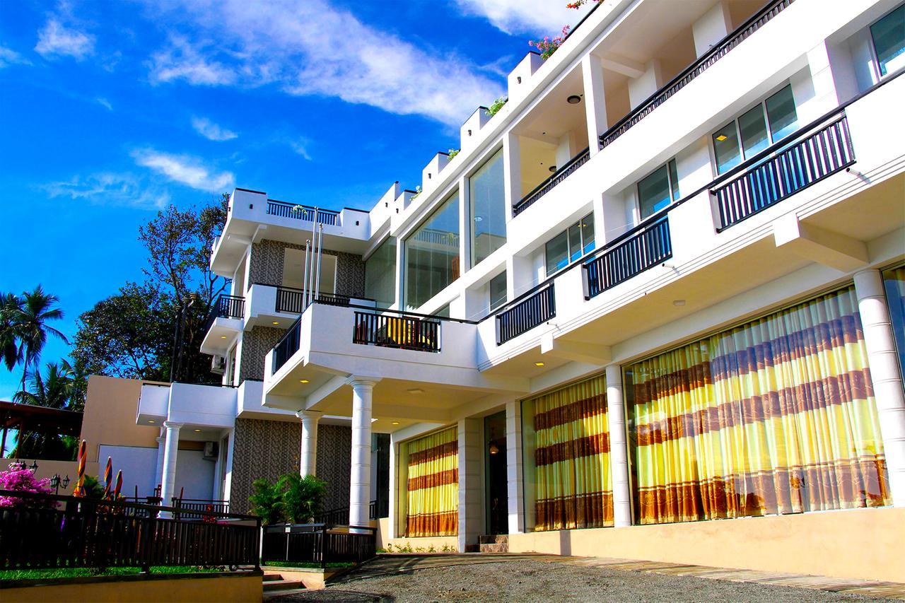 Queens Beach Hotel Tangalle Extérieur photo