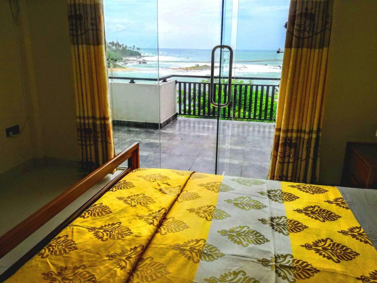 Queens Beach Hotel Tangalle Extérieur photo