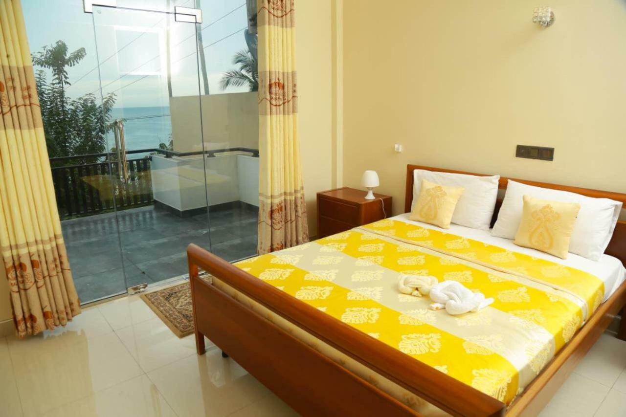 Queens Beach Hotel Tangalle Extérieur photo