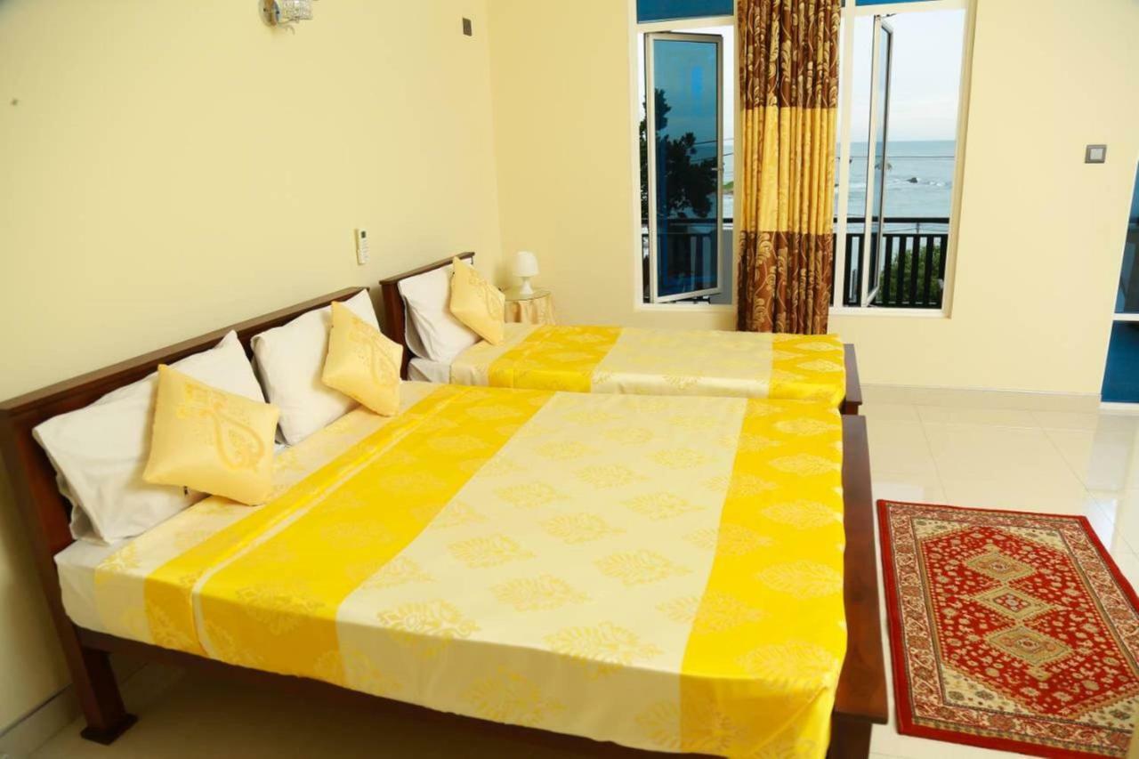 Queens Beach Hotel Tangalle Extérieur photo